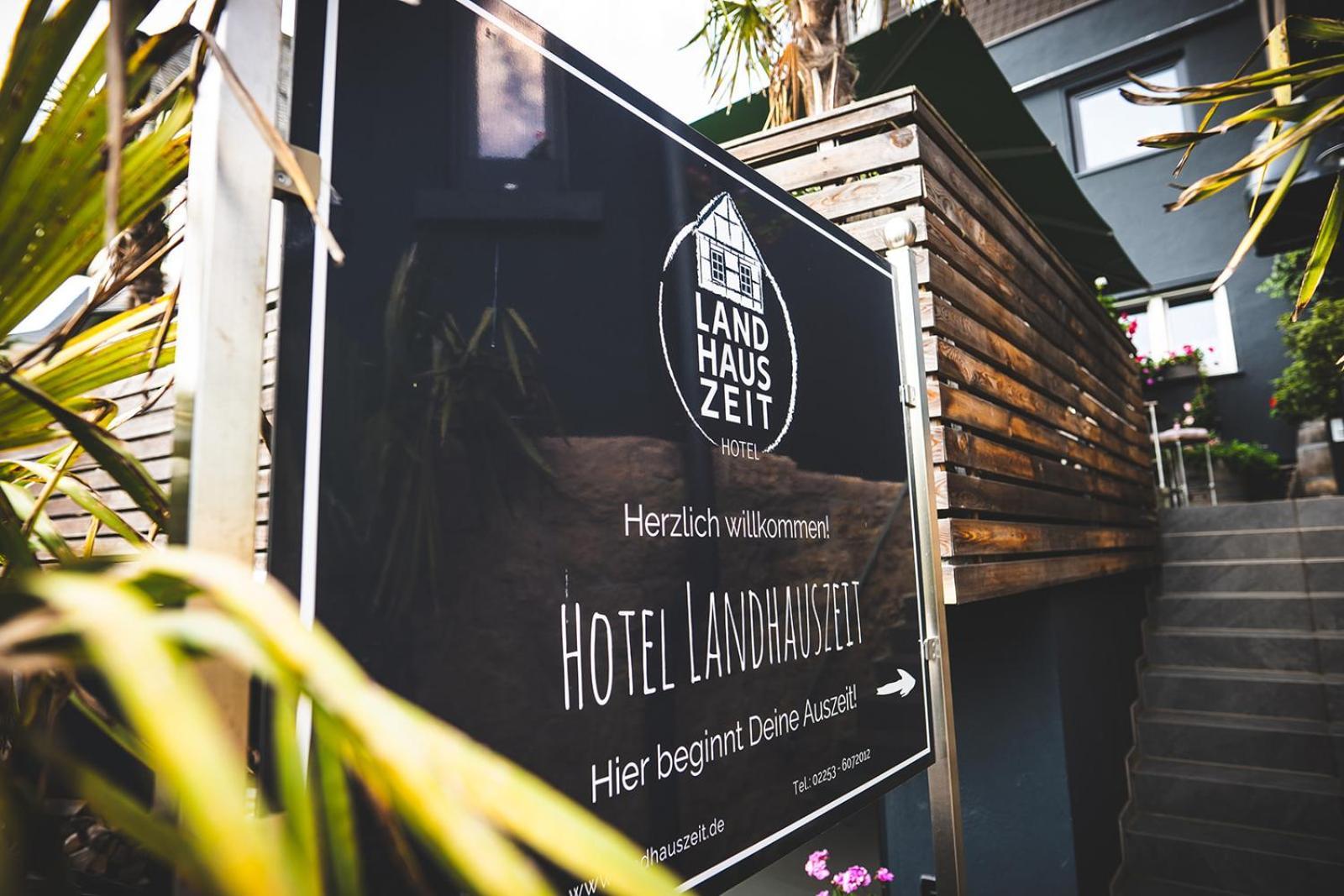 Boutique Hotel Landhauszeit Бад-Мюнстерайфель Экстерьер фото